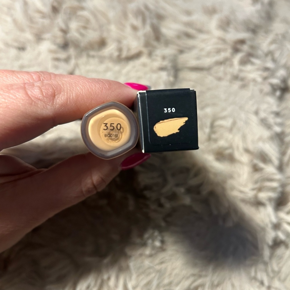 Fenty Beauty 350 Instant Retouch Liquid Concealer - Picture 5 of 7